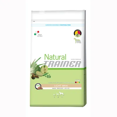 Sac de croquettes Natural Trainer Light Maxi pour chiens de grande taille, texte visible : Made in Italy, Maxi Breeds >30 kg, images de pommes et herbes, mentions en anglais/italien.