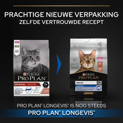 Vergelijking oude en nieuwe verpakking Purina Pro Plan Senior 7+ kattenvoer met tekst: Prachtige nieuwe verpakking, zelfde vertrouwde recept. Pro Plan Longevis is nog steeds Pro Plan Longevis.