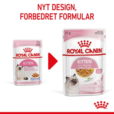 Royal Canin Kitten 85 g, to pakker med forskelligt design. Tekst: NYT DESIGN, FORBEDRET FORMULAR. Synlig tekst på emballage: KITTEN, Up to 12 months, No preservatives, In jelly.