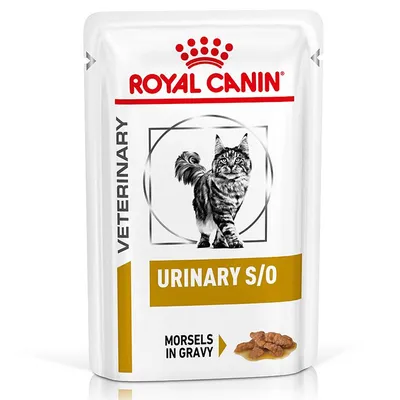 ROYAL CANIN VETERINARY URINARY S/O cat food pouch, Morsels in Gravy, image of a cat and food pieces on front
