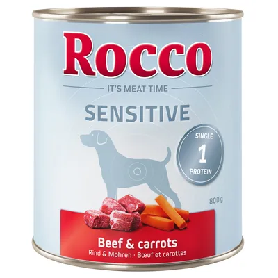 Rocco Sensitive hondenvoer, 800 g blik. Beef & carrots, single protein, zichtbaar rundvlees en wortels op de verpakking. Tekst: IT'S MEAT TIME, SENSITIVE, SINGLE 1 PROTEIN.