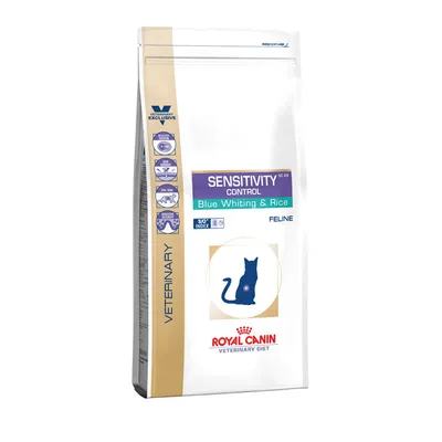Royal Canin Veterinary Diet Sensitivity Control Blue Whiting & Rice Feline -kuivaruokapakkaus, näkyvissä tekstit ja sininen kissasiluetti pussissa.