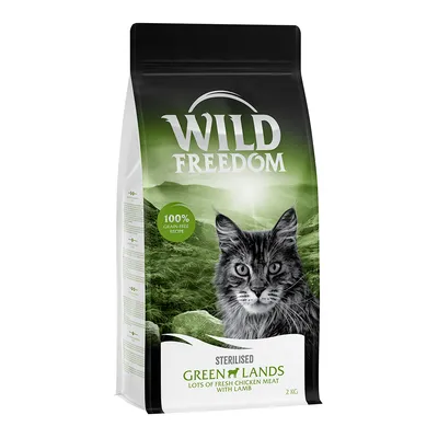 Sachet de 2 kg Wild Freedom Green Lands pour chats stérilisés, 100 % grain-free recipe, lots of fresh chicken meat with lamb. Image d’un chat sur l’emballage.
