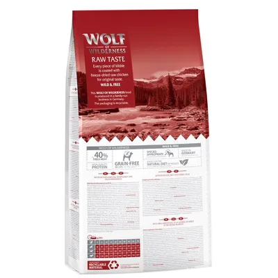 Opakowanie Wolf of Wilderness Raw Taste, widoczne napisy: 40% fresh meat, grain-free recipe, made in Germany, recyclable material. Tabela dawkowania i informacje o składzie na opakowaniu.