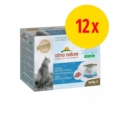 almo nature OWNED BY THE ANIMALS, LIGHT MEAL NATURAL, TONNO DELL’ATLANTICO, 4x50g. Stor gul cirkel med rød tekst: 12x. Billede af kat og dåse på pakken.