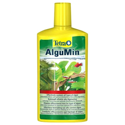 Flacone Tetra AlguMin, testo visibile: 'Combatte efficacemente ogni tipologia di alghe. Rilascio immediato e distribuzione ottimale dell’ingrediente attivo'. Flacone Tetra AlguMin, testo visibile: 'Combatte efficacemente ogni tipologia di alghe. Rilascio immediato e distribuzione ottimale dell’ingrediente attivo'.