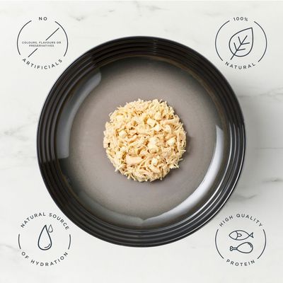 Encore in Broth, 100% naturalnych składników, pierś z kurczaka. Na zdjęciu puszka z motywem kota i zdjęciem produktu.