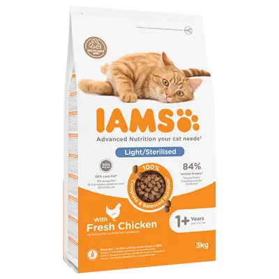 Sac de croquettes IAMS Light/Sterilised pour chat, 3 kg, avec poulet frais, 84 % protéines animales, dès 1 an, 30 % moins de matières grasses, emballage recyclable visible.