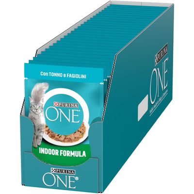 Confezione multipla di Purina ONE Indoor Formula, visibile bustina con testo: Con tonno e fagiolini. Immagine di un gatto e ciotola di bocconcini sulla confezione.