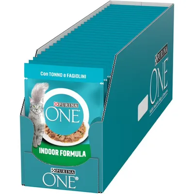 Confezione multipla di Purina ONE Indoor Formula, visibile bustina con testo: Con tonno e fagiolini. Immagine di un gatto e ciotola di bocconcini sulla confezione.