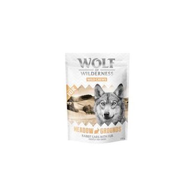 Sachet Wolf of Wilderness Wild Chews, Meadow Grounds, Rabbit Ears with Fur, gently air dried, 100 g. Texte visible en anglais sur l’emballage.