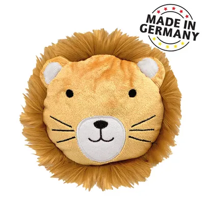 Pluche speelgoed in de vorm van een leeuw met bruine manen. Tekst: Made in Germany met sterren in zwart, rood en geel.