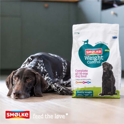 SMØLKE Weight Control Complete all-in-one dog food, Unique protein profile, healthy weight, 12 kg. Slogan: feed the love.