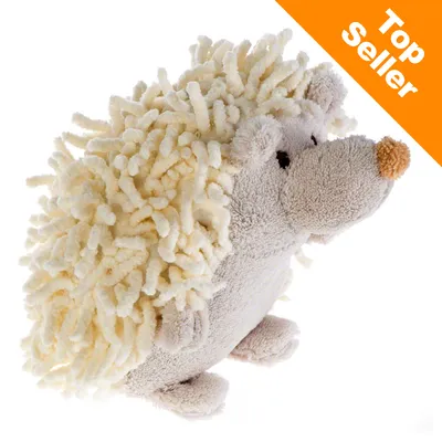 Mjukdjur i form av en igelkott med beige plysch och garnliknande taggar. Orange hörn med texten 'Top Seller' uppe till höger.