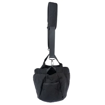 Sac de transport noir matelassé avec bandoulière réglable, poche extérieure et mousqueton visible, tissu synthétique.