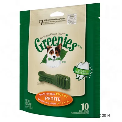 Opakowanie Greenies Petite, przysmak dentystyczny dla psów 7–11 kg, 10 sztuk, masa netto 170 g. Widoczny tekst: Total Oral Health Solution, VOHC Accepted, Treats for Dogs 15–25 lbs. Opakowanie Greenies Petite, przysmak dentystyczny dla psów 7–11 kg, 10 sztuk, masa netto 170 g. Widoczny tekst: Total Oral Health Solution, VOHC Accepted, Treats for Dogs 15–25 lbs.