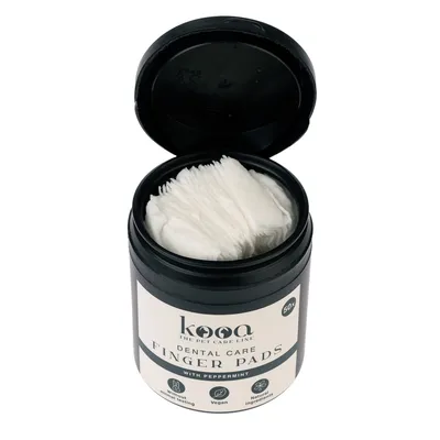 kooa Dental Care Finger Pads mit Pfefferminz, vegan, ohne Tierversuche, natürliche Zutaten, 50 Stück in schwarzer Dose.