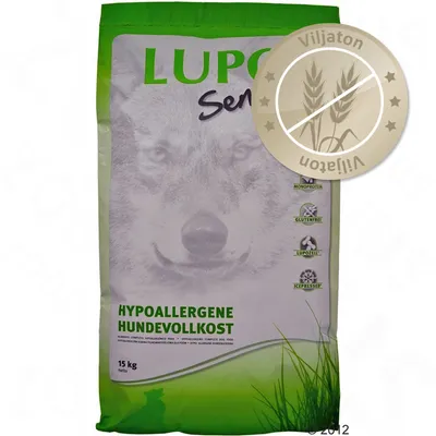LUPOSENI koiranruokapakkaus, teksti: HYPOALLERGENE HUNDEVOLLKOST, 15 kg. Merkinnät: monoproteiini, gluteeniton, viljaton, LupoZell, Icepressed. Viljaton-merkki näkyvissä. LUPOSENI koiranruokapakkaus, teksti: HYPOALLERGENE HUNDEVOLLKOST, 15 kg. Merkinnät: monoproteiini, gluteeniton, viljaton, LupoZell, Icepressed. Viljaton-merkki näkyvissä.