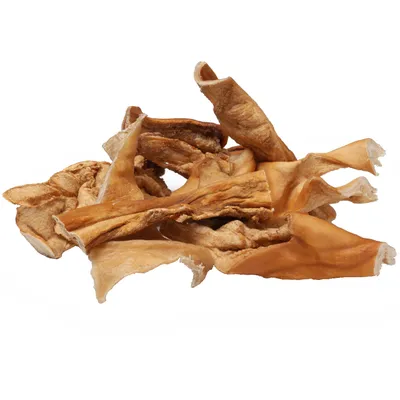 Orecchie di manzo essiccate, naturali e senza additivi, snack da masticare visibile.