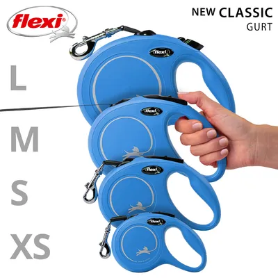 Flexi New Classic riem in blauw, verkrijgbaar in de maten XS, S, M en L. Afgebeeld met ergonomisch handvat en intrekbare lijn.