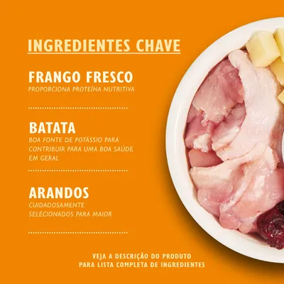 Texto: Ingredientes chave. Frango fresco, batata, arandos. Frango fresco proporciona proteína nutritiva. Batata boa fonte de potássio. Arandos cuidadosamente selecionados.