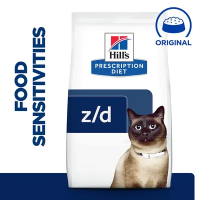 Prescription Diet z/d food for sensitivities, original formula, with image of a cat on the packaging. Text highlights 'food sensitivities' and 'original'.