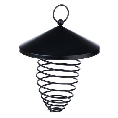 Svart foderautomat i metall med spiraldesign och upphängningsring, lämplig för fyllning med talgbollar.
