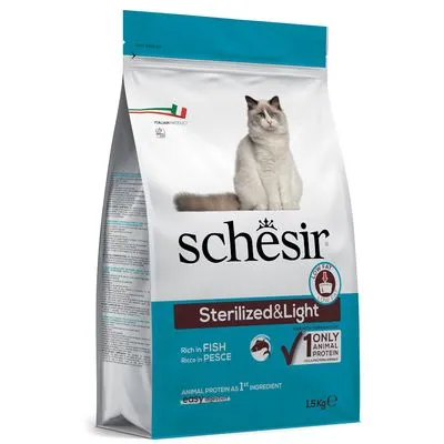 Schesir Sterilized & Light kattenvoer, 1,5 kg zak. Tekst: rijk aan vis, alleen dierlijk eiwit, animal protein as 1st ingredient. Afbeelding van kat op de verpakking.