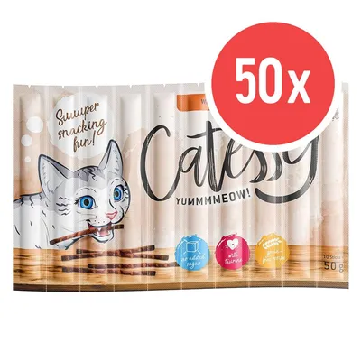 Opakowanie Catessy Yummmmeow! 50x, widoczny napis: 'Suuuper snacking fun!', bez dodatku cukru, z tauryną, przepis bez zbóż, 10 sztuk, 50 g.