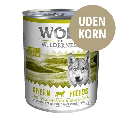 Wolf of Wilderness Green Fields dåse, 800 g. UDEN KORN. 100% grain-free. Lam med skovbær, rødder og vilde urter. GREEN FIELDS. Synlig tekst på engelsk og tysk.