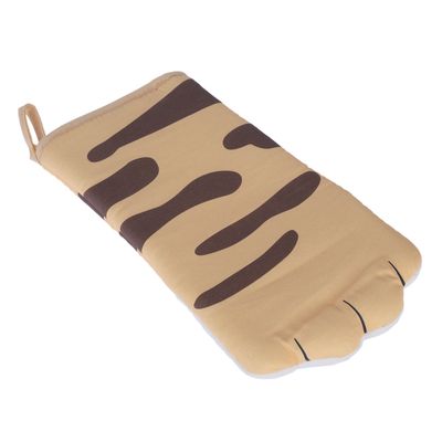 Handschuh in Form einer Katzenpfote mit braunem Streifenmuster auf beigem Hintergrund, Schlaufe zum Aufhängen sichtbar.