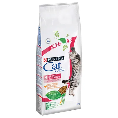Purina Cat Chow Urinary Tract Health, 15 kg. Rich in Chicken. Naturium. Pakkauksessa kuva kissasta ja vihreitä lehtiä. Näkyvissä myös teksti: NO SANS NO BEZ.