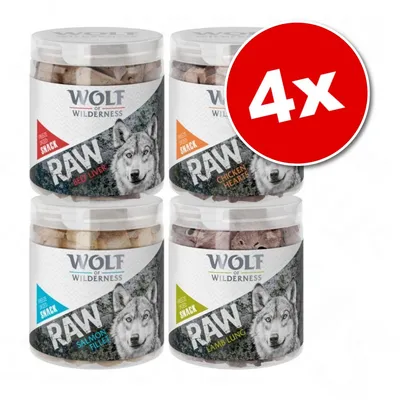 Lot de 4 pots Wolf of Wilderness RAW : Beef Liver, Chicken Hearts, Salmon Fillet, Lamb Lung. Texte visible : Freeze Dried Snack, 4x sur cercle rouge.