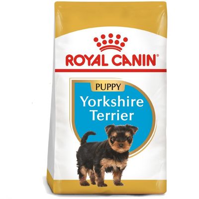 Opakowanie karmy Royal Canin Puppy Yorkshire Terrier z wizerunkiem szczeniaka tej rasy i widocznym napisem na niebieskim tle: 'Puppy Yorkshire Terrier'.