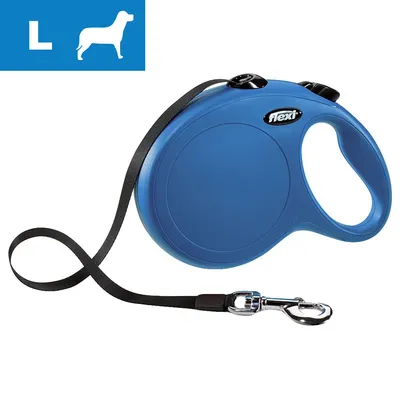 Laisse rétractable Flexi, taille L, boîtier bleu en plastique avec poignée et sangle noire, mousqueton métallique visible. Icône chien et lettre L en haut à gauche. Laisse rétractable Flexi, taille L, boîtier bleu en plastique avec poignée et sangle noire, mousqueton métallique visible. Icône chien et lettre L en haut à gauche.