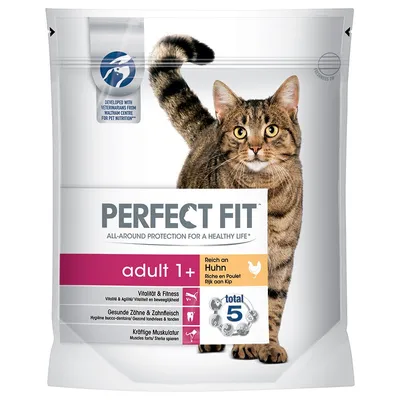 Perfect Fit adult 1+ macskaeledel csomagolás, látható szöveg: Reich an Huhn, Vitalität & Fitness, Gesunde Zähne & Zahnfleisch, Kräftige Muskulatur, total 5. Cirmos macska képe.