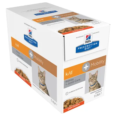 Hill's Prescription Diet k/d + Mobility Kidney + Joint Care Tender Chunks in Gravy with Chicken, 12 x 85 g. Billede af kat og foderstykker på pakken.