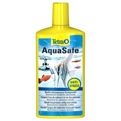 Flacon Tetra AquaSafe, texte visible : Adapte l'eau du robinet à la vie des poissons, neutralise les substances nocives, mention Anti-Stress, illustrations de poissons et robinet.