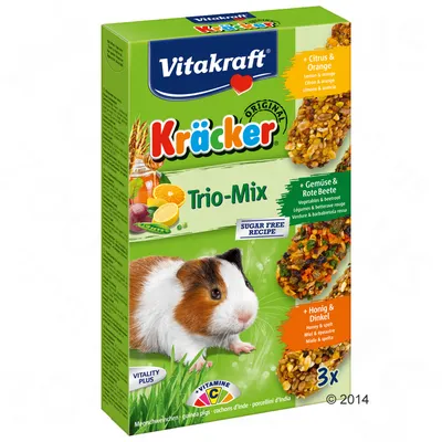 Vitakraft Kräcker Trio-Mix marsuille, kolme makua: sitrus & appelsiini, vihannekset & punajuuri, hunaja & speltti. Sokeriton resepti. Sisältää C-vitamiinia. 3 kpl pakkauksessa.