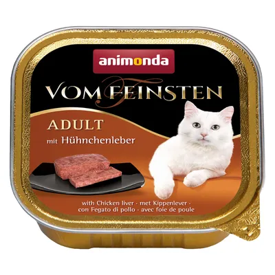Conservă Animonda Vom Feinsten Adult mit Hühnerleber, imagine cu o felie de hrană umedă pentru pisici și o pisică albă. Text vizibil: with Chicken liver, mit Kippenlever, con Fegato di pollo, avec foie de poule.