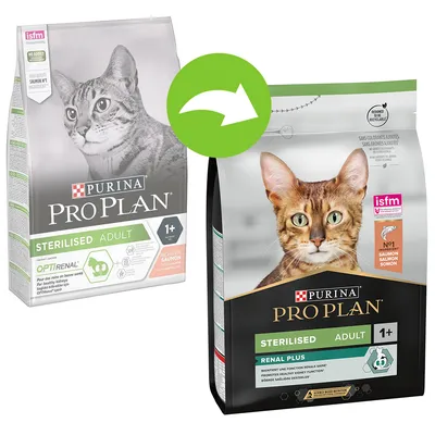 Twee verpakkingen Purina Pro Plan Sterilised Adult 1+ kattenvoer, oude en nieuwe verpakking met zalm als hoofdingrediënt, groene pijl geeft overgang aan. Beide tonen kat en merknaam.