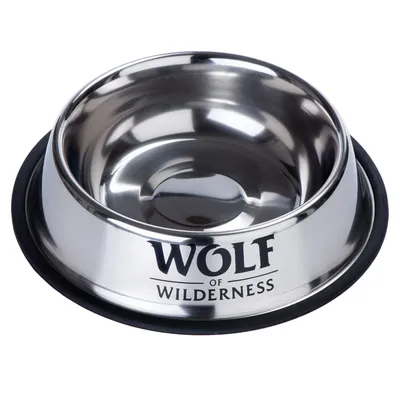 Ruostumaton teräskuppi, liukumaton kumipohja, teksti 'Wolf of Wilderness'.