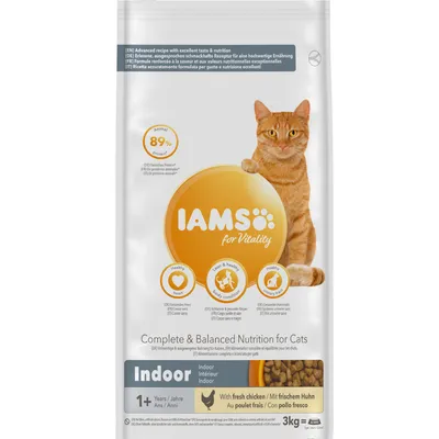 IAMS for Vitality Indoor kissanruoka, 3 kg. 89 % eläinproteiinia, tuoretta kanaa, aikuisille sisäkissoille 1+, tasapainoinen ravinto. Näkyvissä oranssi kissa ja tuotteen nappulat. IAMS for Vitality Indoor kissanruoka, 3 kg. 89 % eläinproteiinia, tuoretta kanaa, aikuisille sisäkissoille 1+, tasapainoinen ravinto. Näkyvissä oranssi kissa ja tuotteen nappulat.