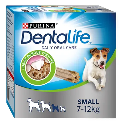 PURINA Dentalife Daily Oral Care, Chewy Porous Texture, SMALL 7–12 kg. Billede af tyggepind og silhuetter af hunde på emballagen. PURINA Dentalife Daily Oral Care, Chewy Porous Texture, SMALL 7–12 kg. Billede af tyggepind og silhuetter af hunde på emballagen.