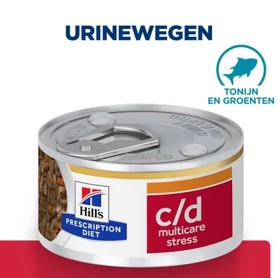 Hill's Prescription Diet c/d multicare stress natvoer, tekst: URINEWEGEN, tonijn en groenten zichtbaar. Blik met opener, label toont merknaam en productlijn.