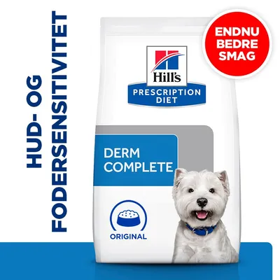 Hill's Prescription Diet Derm Complete ORIGINAL, tekst: HUD- OG FODERSENSITIVITET, ENDNU BEDRE SMAG. Billede af en lille hvid hund på emballagen.