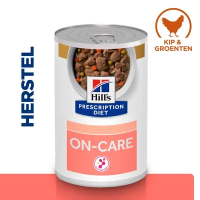 Hill's Prescription Diet ON-CARE natvoer, zichtbare stukjes kip en groenten. Tekst: HERSTEL, KIP & GROENTEN, ACTIVBIOME+. Blikverpakking met merknaam en productinformatie.
