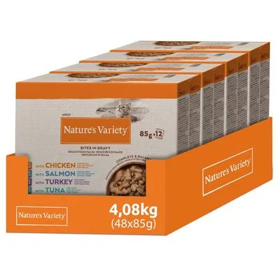Nature's Variety kattenvoer, 4,08 kg (48x85 g), varianten met kip, zalm, kalkoen en tonijn zichtbaar op verpakking. Bites in Gravy, Adult.