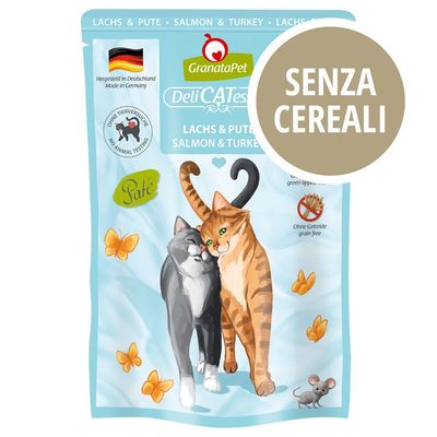 GranataPet DeliCATessen Lachs & Pute, paté per gatti, senza cereali, prodotto in Germania, senza test sugli animali. Testo visibile: SENZA CEREALI.