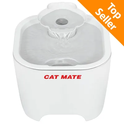 Fontanella bianca con scritta CAT MATE, acqua che scorre visibile. In alto a destra etichetta arancione con testo Top Seller.